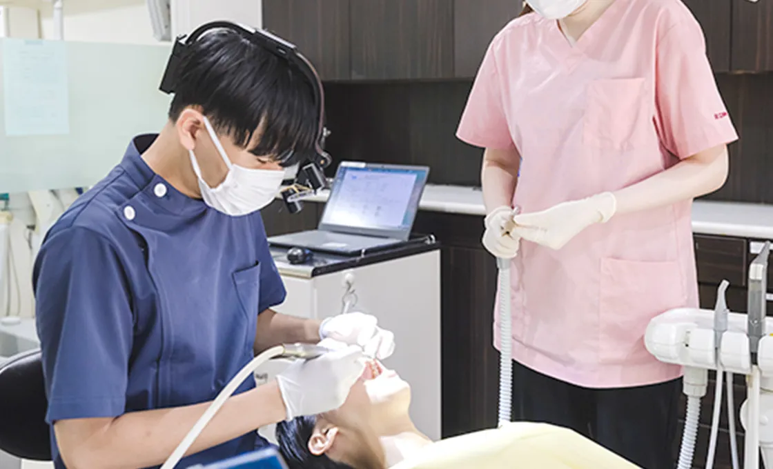 できるだけ歯を削らずに残し、痛みの少ない治療を
