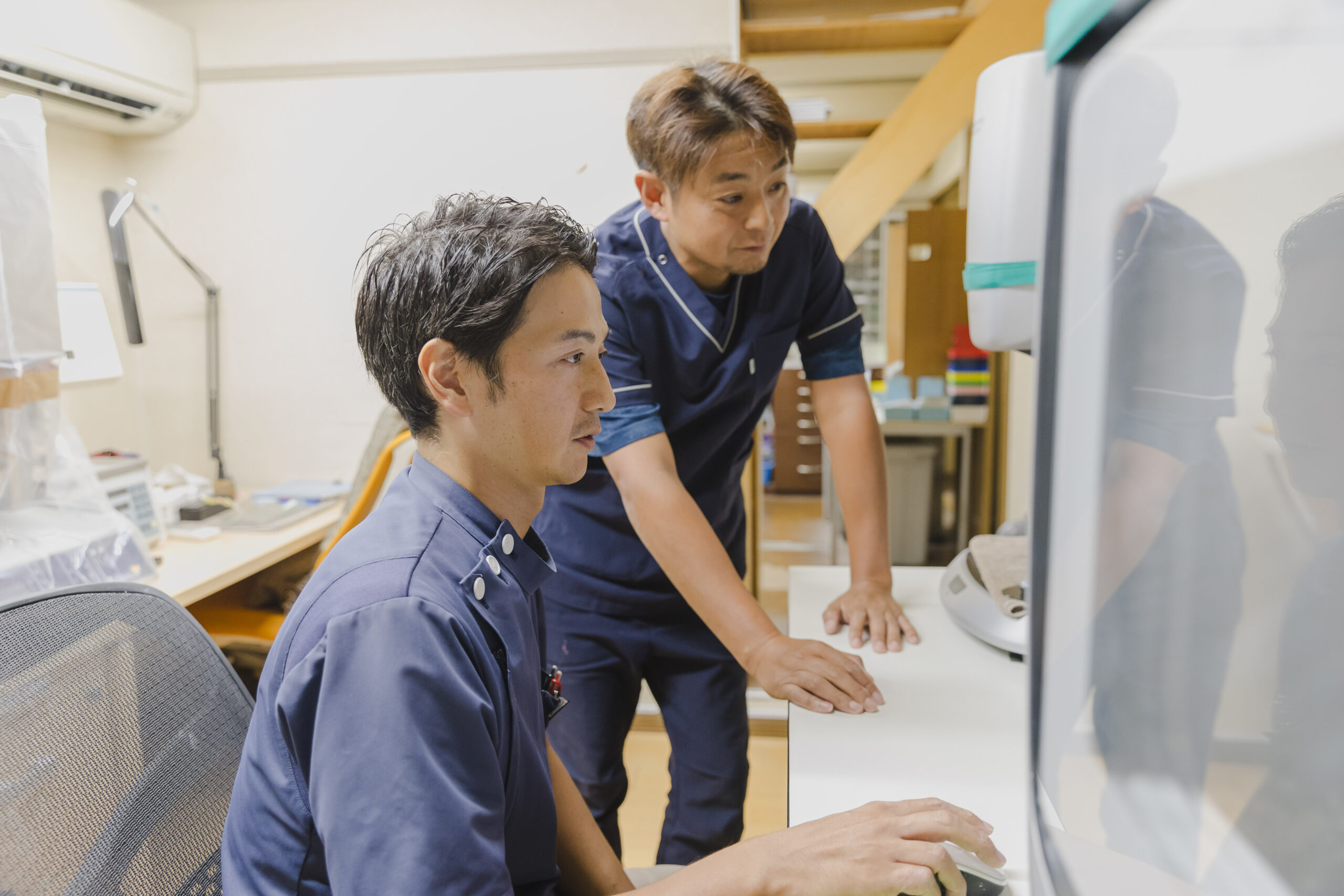 歯科技工士　院内技工士　足立歯科クリニック　歯医者　昭和町　阿倍野区